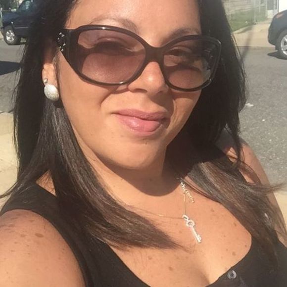 Profile Picture of Leslie Haddock (@lhaddock76) on Poshmark