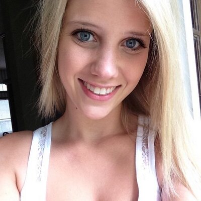 Profile Picture of Julia Odom (@julia_odom) on Twitter