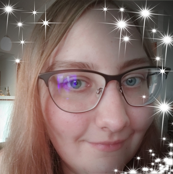 Profile Picture of Antonia Hansen (@wolfpup713) on Poshmark