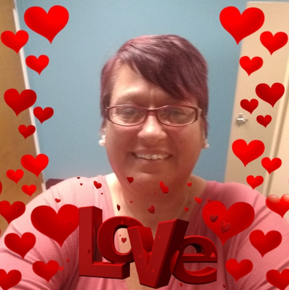 Profile Picture of Tracey Maney (@traceymaney) on Poshmark