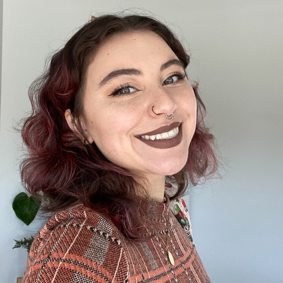 Profile Picture of Janet Lucero (@janetlucero27) on Poshmark