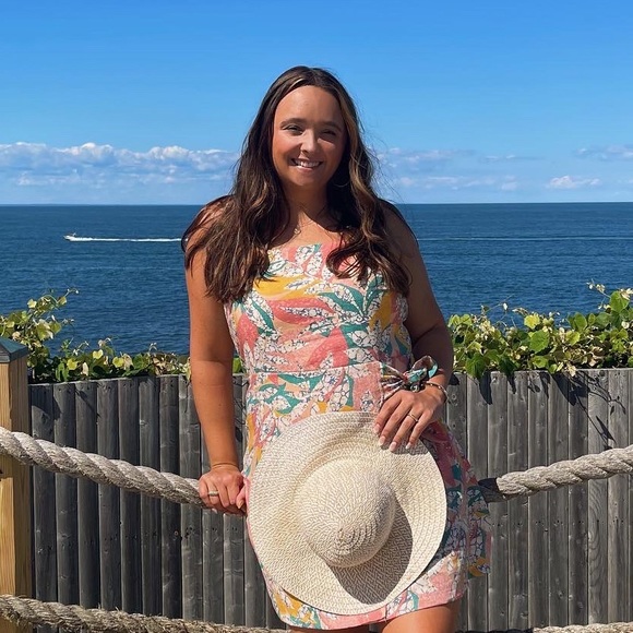 Profile Picture of Madi Corsi (@mcorsi99) on Poshmark