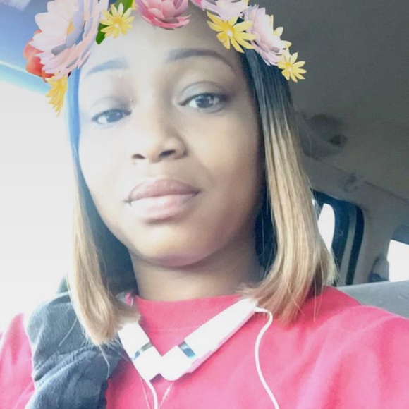 Profile Picture of Mikeshia Ryans (@mryans06) on Poshmark