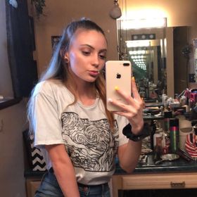 Profile Picture of Taylor  Ann Harrell (@taylorannnnnnnn) on Pinterest