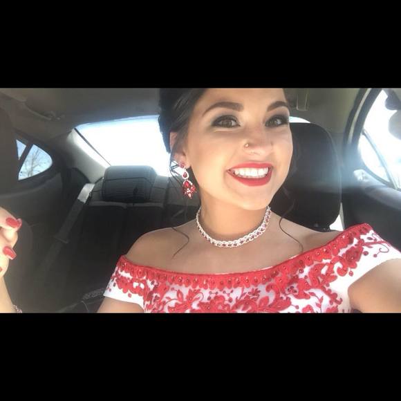 Profile Picture of Samantha Stamper (@samistamper12) on Poshmark