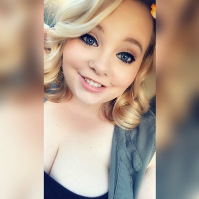 Profile Picture of Amanda Moorman (@AmandaMoorman4) on Twitter