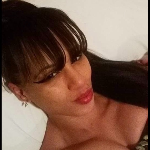 Profile Picture of Melissa Yokley (@melissalaura89) on Poshmark