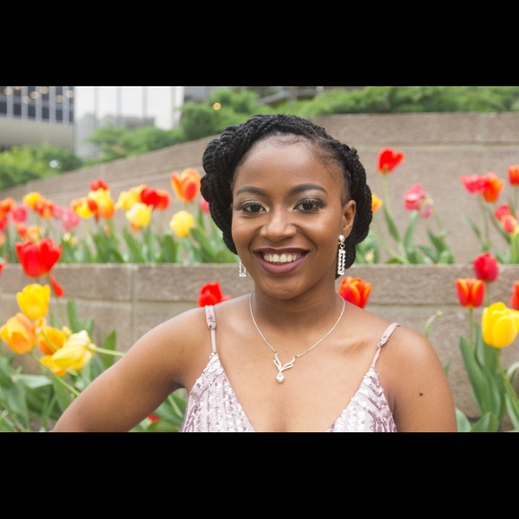 Profile Picture of Mamie Passawe (@mamiepassawe23) on Poshmark