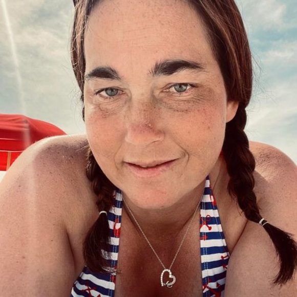 Profile Picture of Jessica Almstrom (@benwell_07) on Poshmark