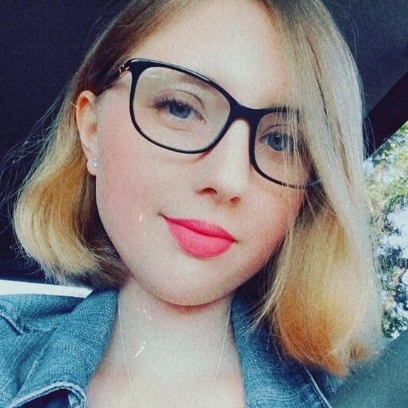 Profile Picture of Kaitlyn Skillicorn (@kskillicorn) on Poshmark