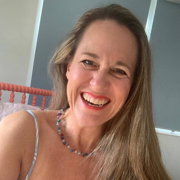 Profile Picture of Inger Nilssen davis (@scampandbindi) on Poshmark