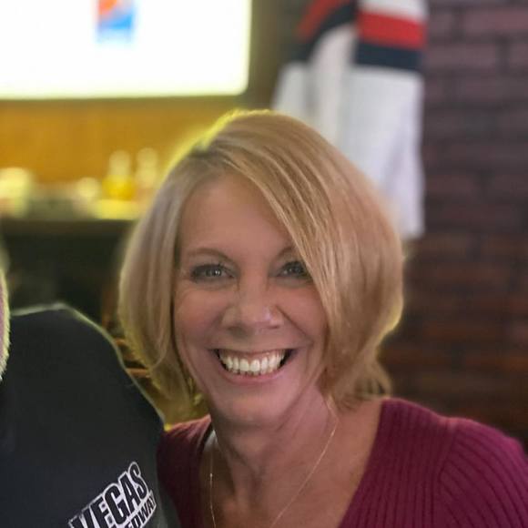 Profile Picture of Nancy Decosta (@denancyd) on Poshmark