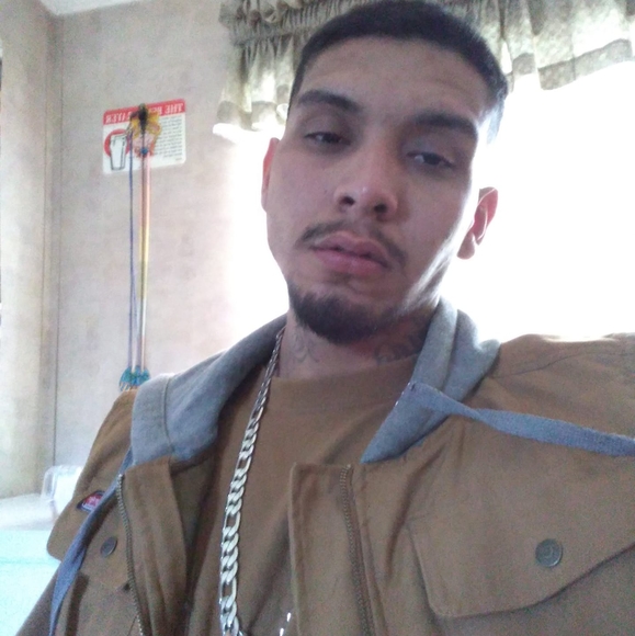 Profile Picture of Joey Ray (@alanizuziah5) on Poshmark