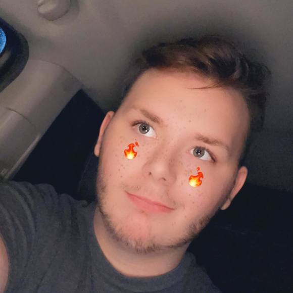 Profile Picture of Steven Caneer (@stevencaneer1) on Poshmark