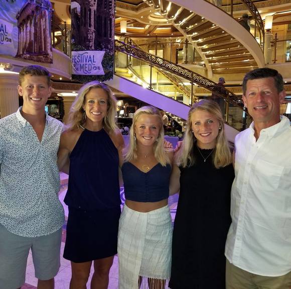 Profile Picture of Stephanie Werren (@stephaniewerren) on Poshmark