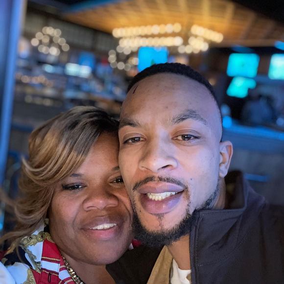 Profile Picture of Meshika Nevils (@meshika4) on Poshmark