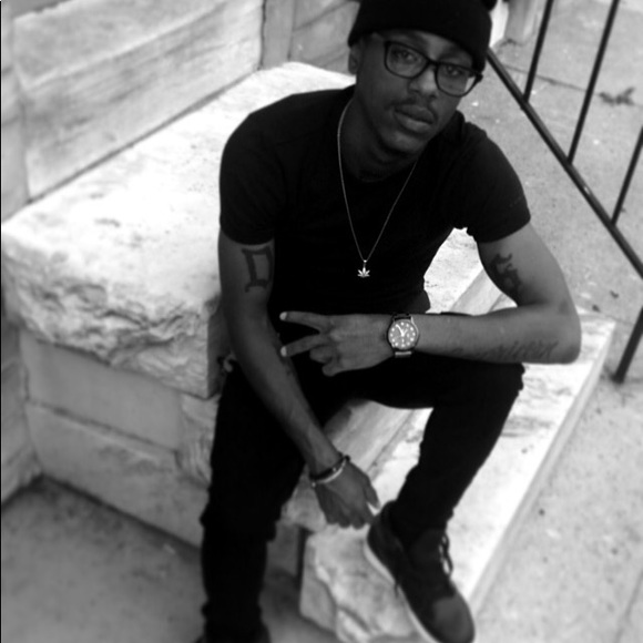 Profile Picture of Daquan Scudder (@projectboii_d) on Poshmark