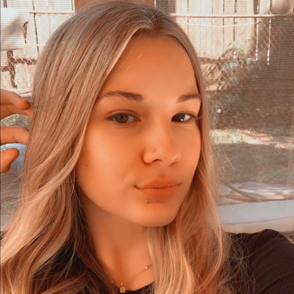 Profile Picture of Candy Ringgold (@candyringgold) on Poshmark