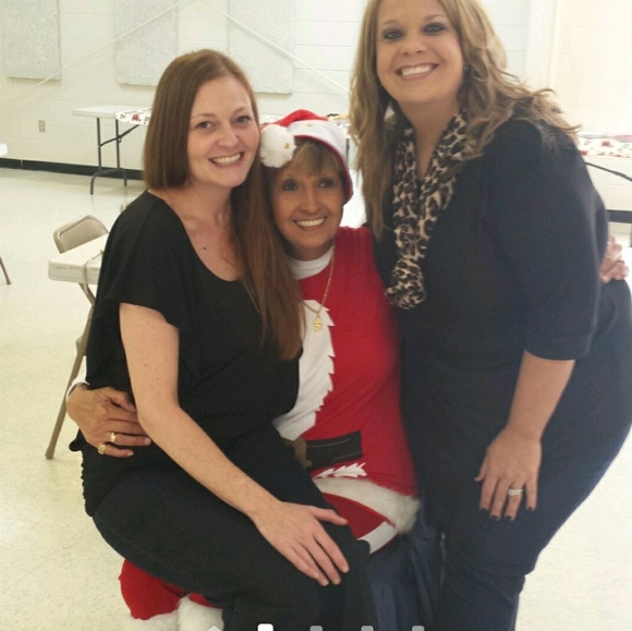 Profile Picture of Kimberly Kasbohm (@kimberlykasbohm) on Poshmark