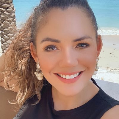 Profile Picture of La Reina Del Norte🌷 (@Rosinalopez) on Twitter