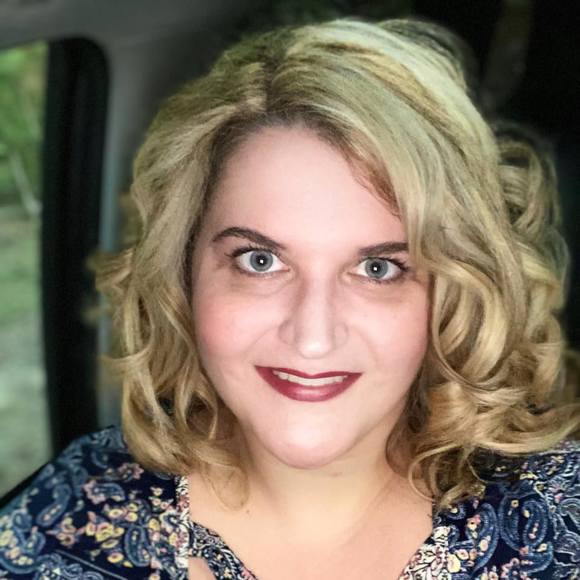 Profile Picture of Paula Leister (@paulaleister) on Poshmark