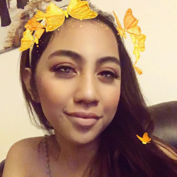 Profile Picture of Kristine Hagus (@orangeavo) on Poshmark