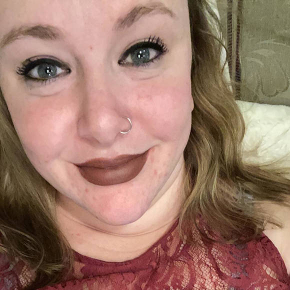 Nickole Wixson - Poshmark Profile Picture of Nickole Wixson (@nickolewix) on Poshmark