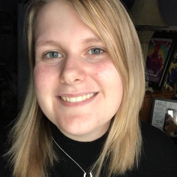 Profile Picture of Maria Gregston (@firsthappy4) on Poshmark