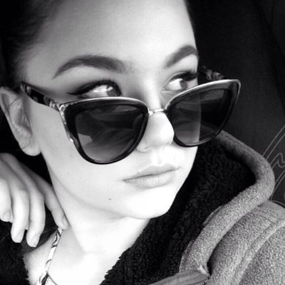 Profile Picture of Zoey Hicks (@ZoeyHicks) on Twitter