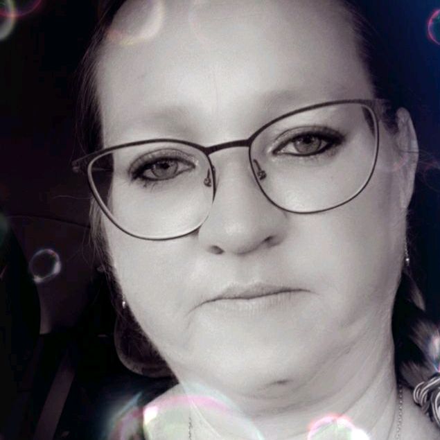 Profile Picture of Leslie Dehlinger (@lesliedehlinger) on Tiktok