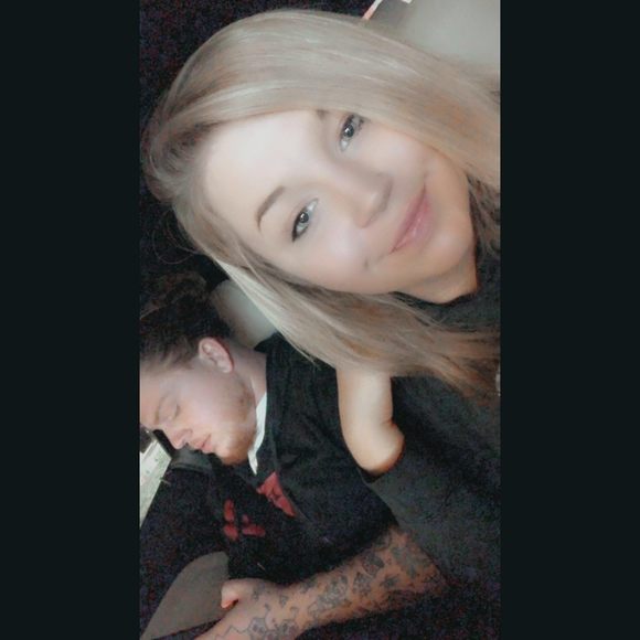 Profile Picture of Nikki Button (@nikkiibutton) on Poshmark