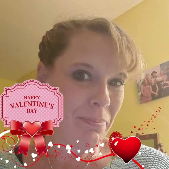 Profile Picture of Jessica Tetreault (@jlt52580) on Poshmark