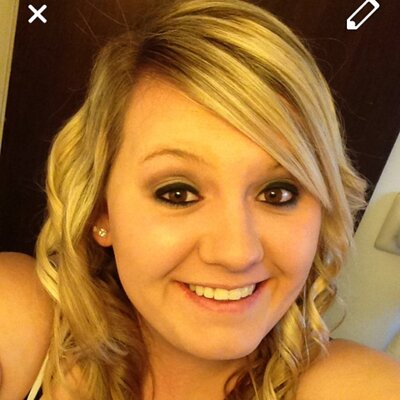 Profile Picture of Lindsay Phipps (@lindsd21) on Twitter