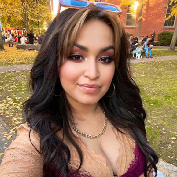 Profile Picture of Gabriella Belpre (@gbelpre) on Poshmark