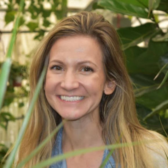 Profile Picture of Kellyn Allavie (@kallavie) on Poshmark