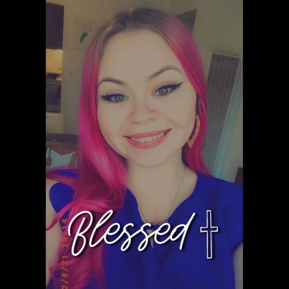 Profile Picture of Athena Rose (@theenarose) on Poshmark