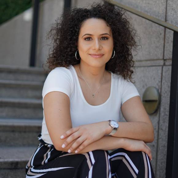 Lisbeth Peña - Poshmark Profile Picture of Lisbeth Peña (@lizlupe) on Poshmark