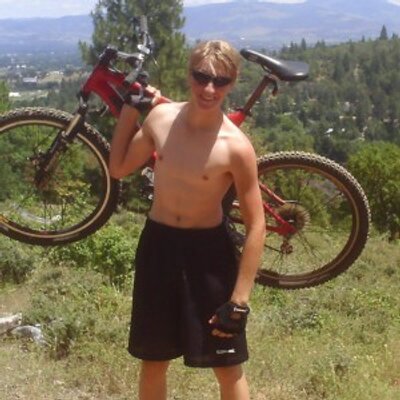 Profile Picture of Logan Mackey (@easterBlondie) on Twitter