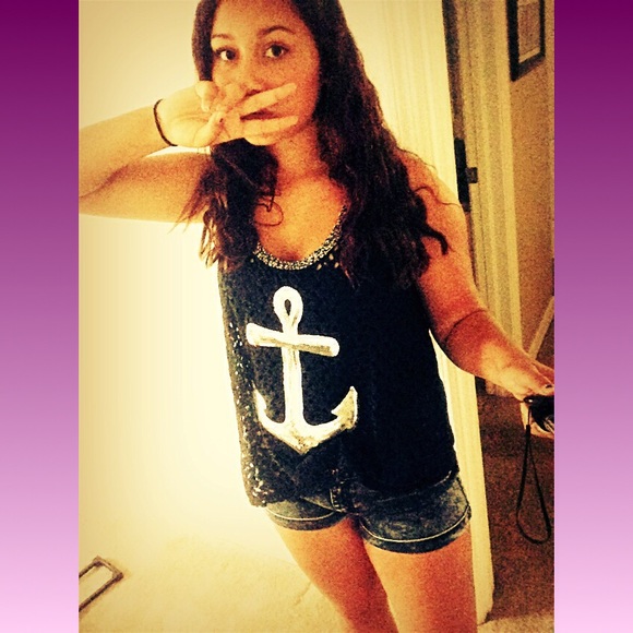 Profile Picture of Crystal Browne (@crystalann01) on Poshmark