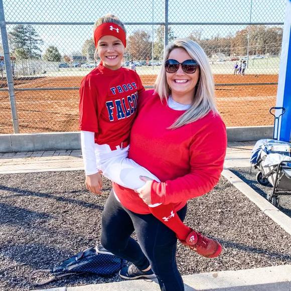 Profile Picture of Jade Hogan (@jadehogan11) on Poshmark