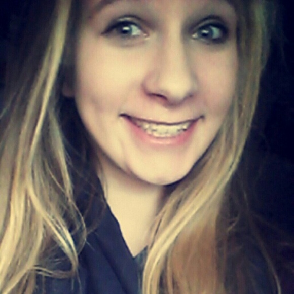 Profile Picture of Madison Gilsdorf (@mgilsdorf) on Poshmark