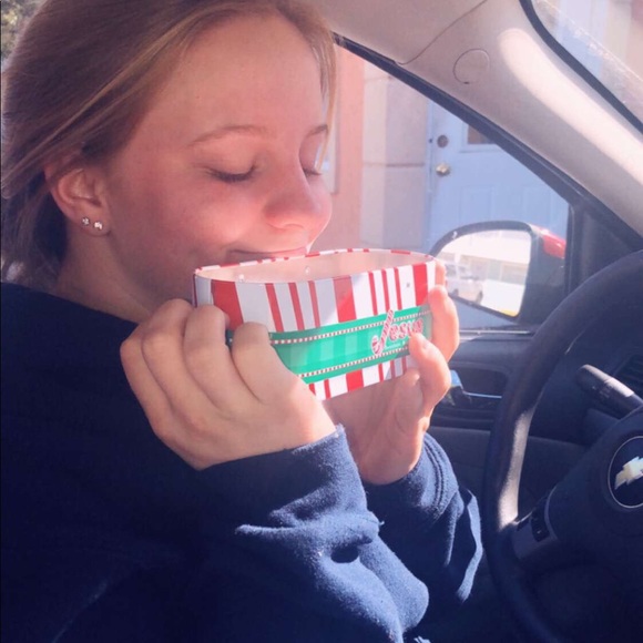 Profile Picture of Christina Duggins (@christinaduggin) on Poshmark