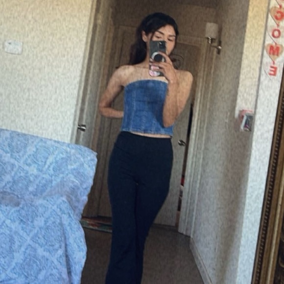 Profile Picture of Ruby Vasquez (@rubyvasquez933) on Poshmark