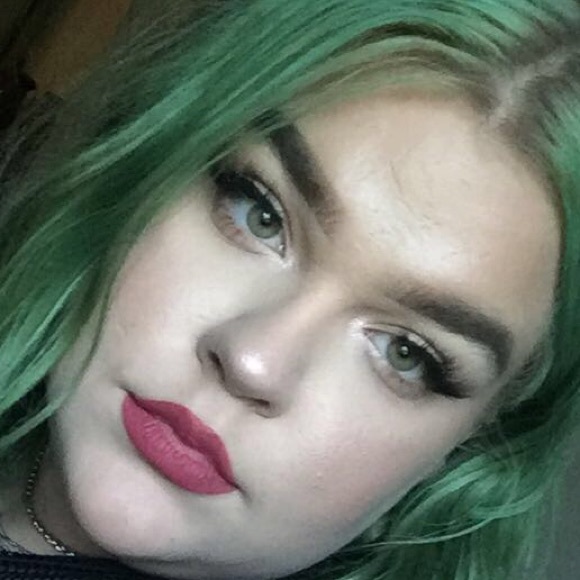 Profile Picture of Katelyn Freeman (@katskloset04) on Poshmark