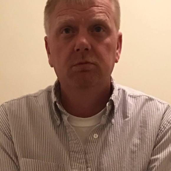 Profile Picture of Chris Fee (@techguyfee) on Poshmark