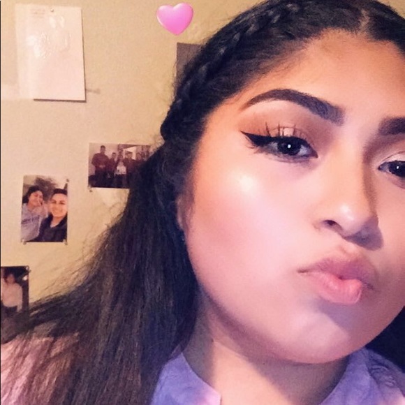 Profile Picture of Ruby Magana (@rubyma) on Poshmark