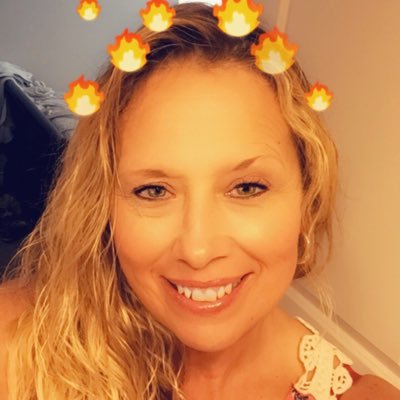 Profile Picture of Debbie Vigil (@jeweliscious) on Twitter