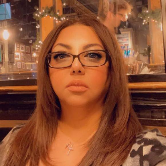 Profile Picture of Mira Michael (@miranaguib) on Poshmark