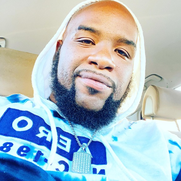 Profile Picture of Kevin Sanders (@skope92) on Poshmark