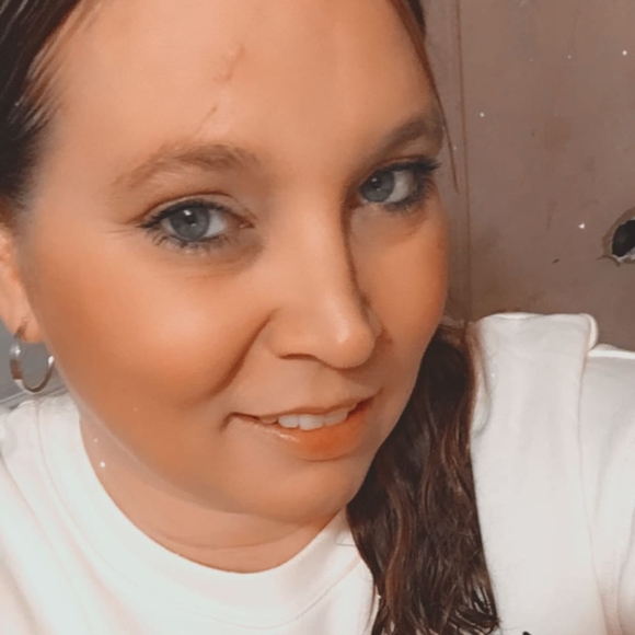 Profile Picture of Brianne Bishop (@briannebishop30) on Poshmark